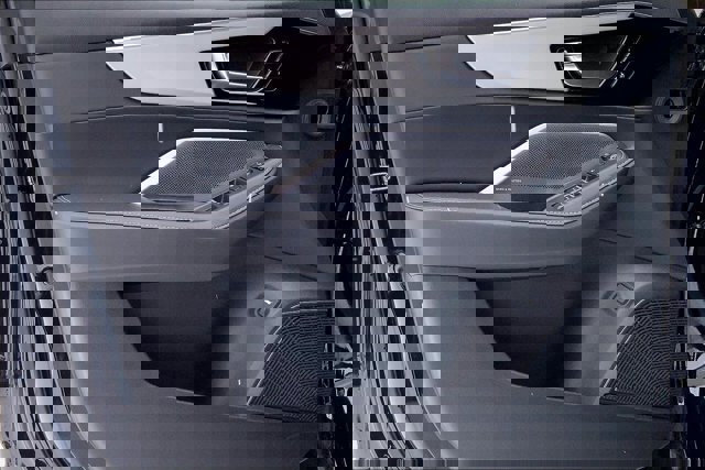 Certified 2025 Acura MDX SH-AWD w/ Technology Package image 23