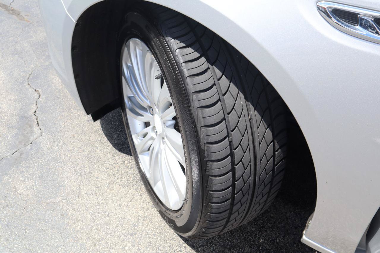 Used 2018 Buick LaCrosse Essence FWD image 19