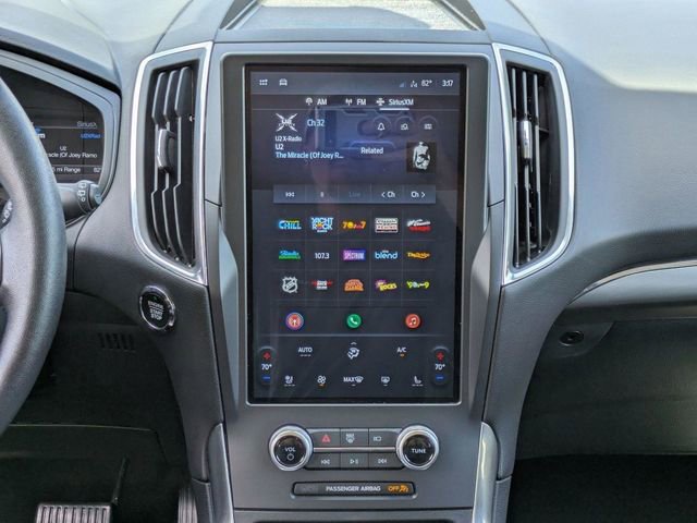 Used 2024 Ford Edge Titanium image 19