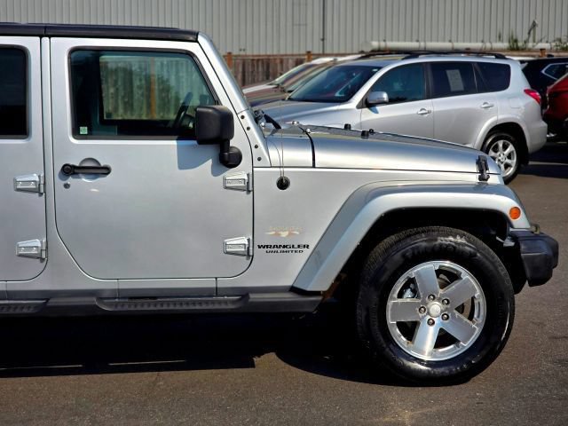 Used 2008 Jeep Wrangler Unlimited Sahara AWD/4WD image 14