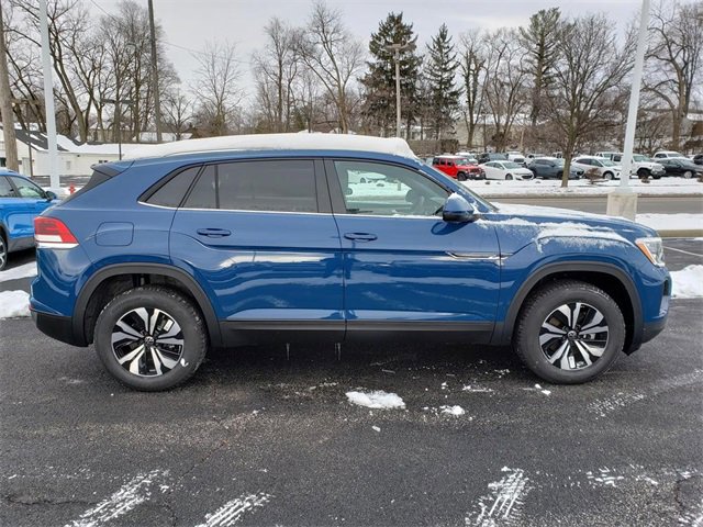 New 2026 Volkswagen Atlas Cross Sport SE image 2