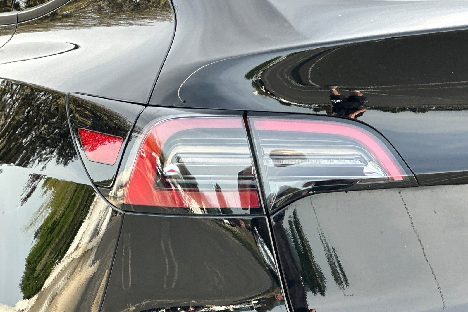 Used 2024 Tesla Model Y Long Range image 45