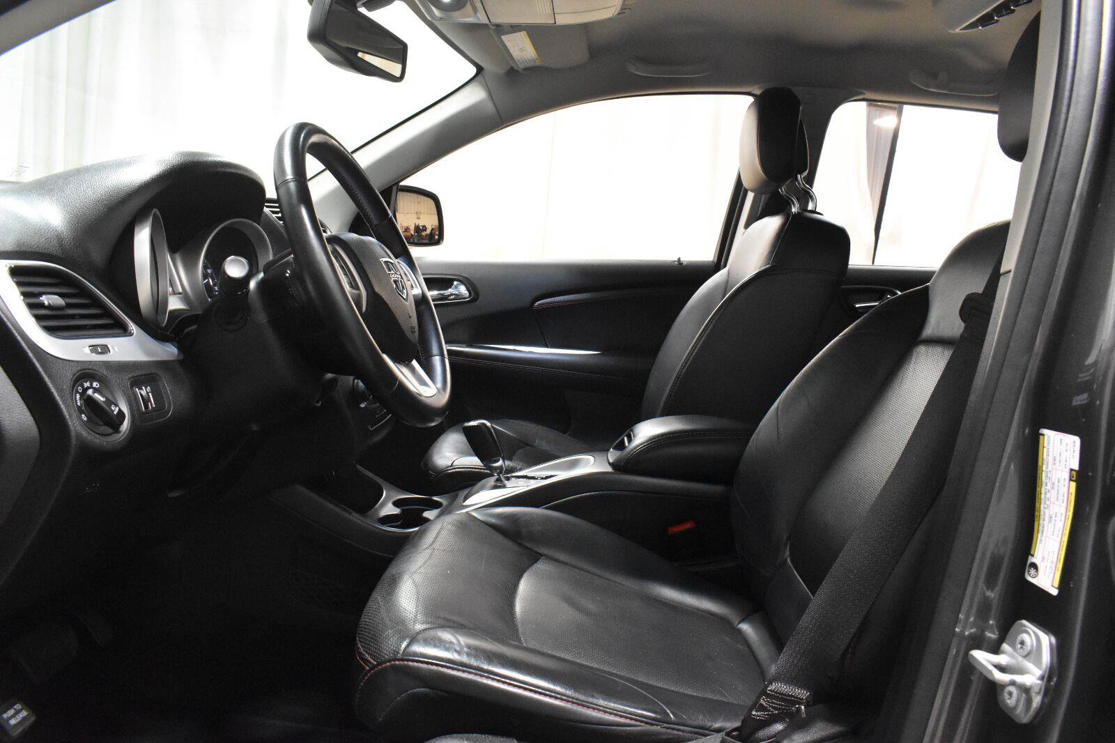 Used 2018 Dodge Journey GT w/ Driver Convenience Group FWD image 3