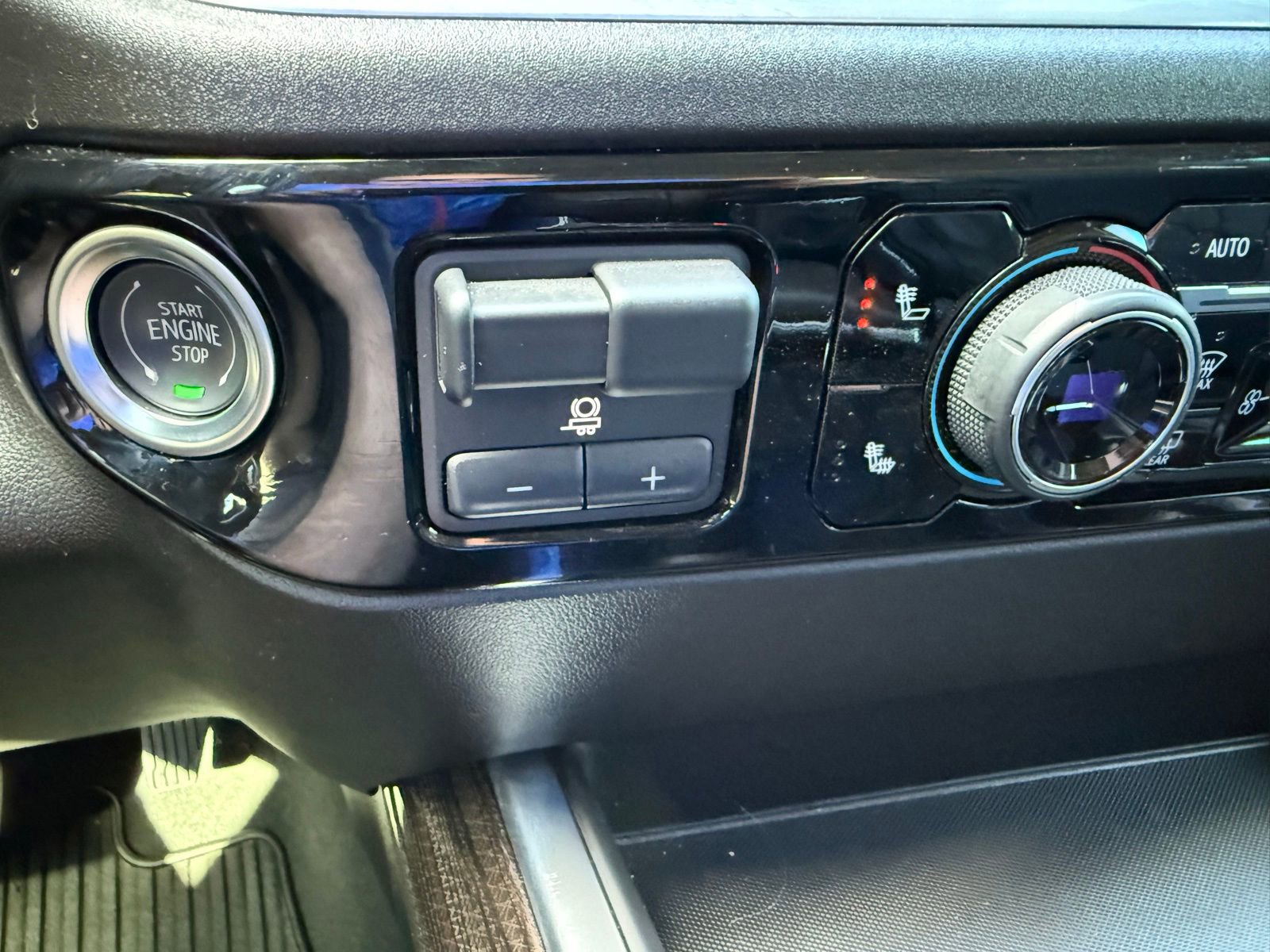 Certified 2025 Chevrolet Silverado 1500 RST w/ Convenience Package II image 29