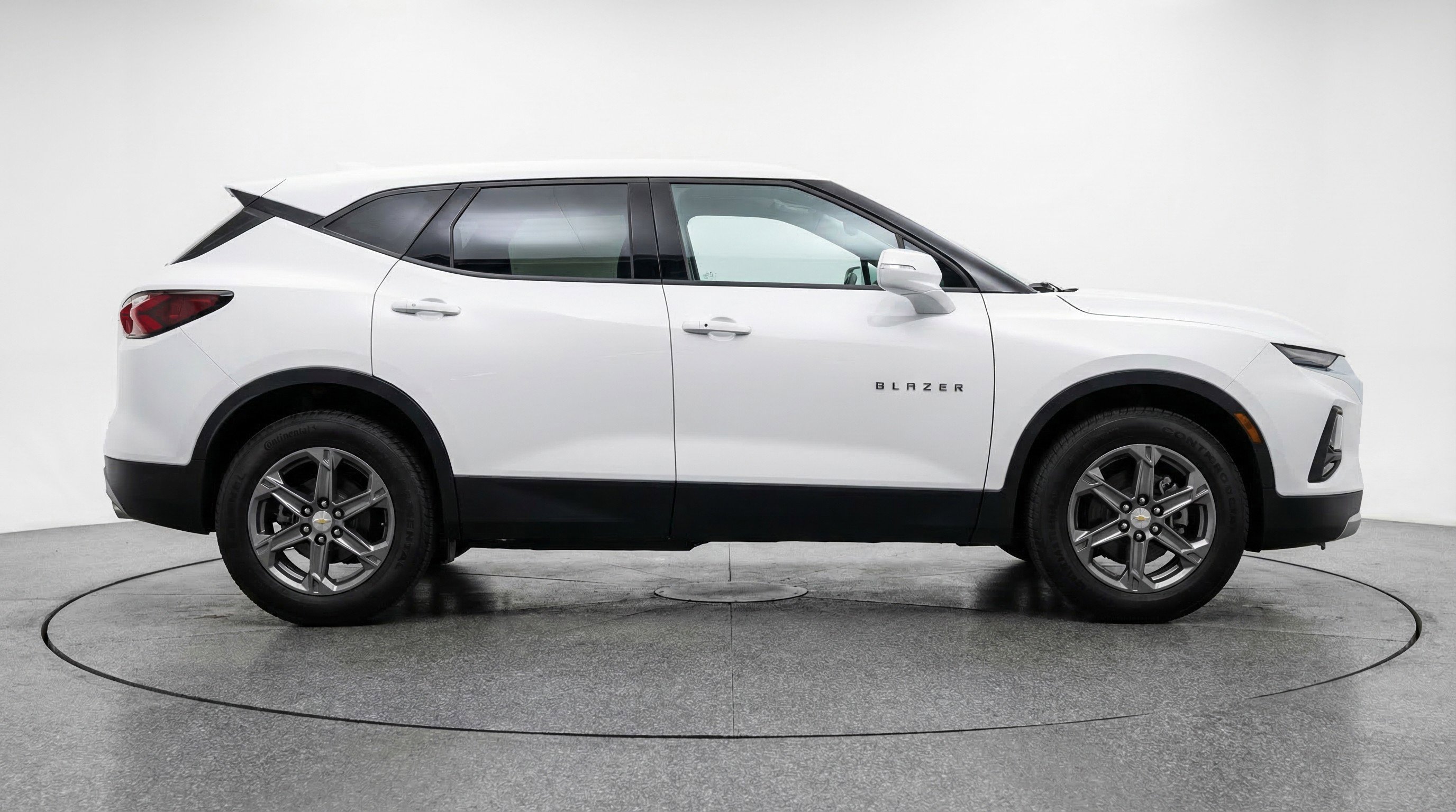 Used 2025 Chevrolet Blazer LT image 11