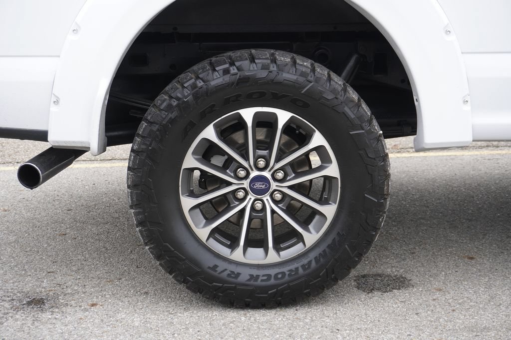 Used 2018 Ford F150 XLT w/ Equipment Group 302A Luxury AWD/4WD image 12