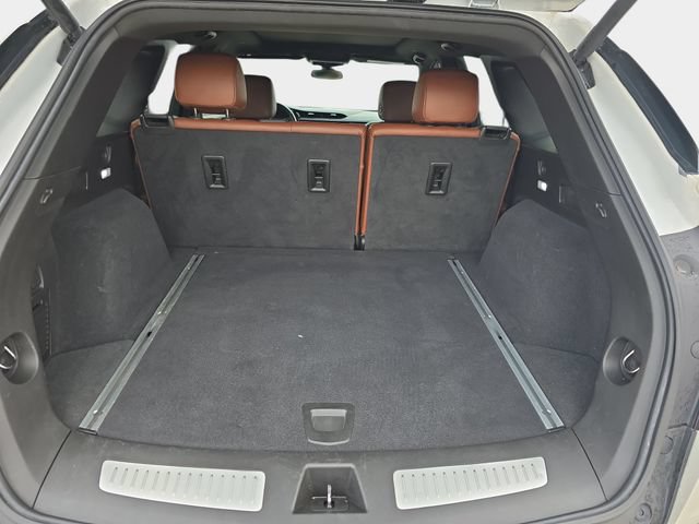 Used 2020 Cadillac XT5 Premium Luxury FWD image 14