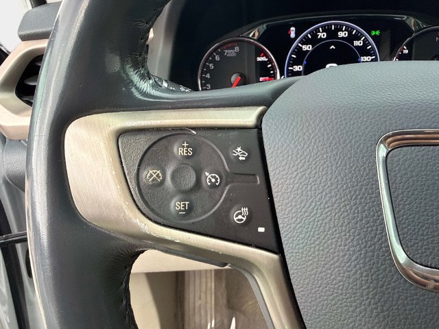 Used 2020 GMC Acadia Denali w/ Technology Package FWD image 31