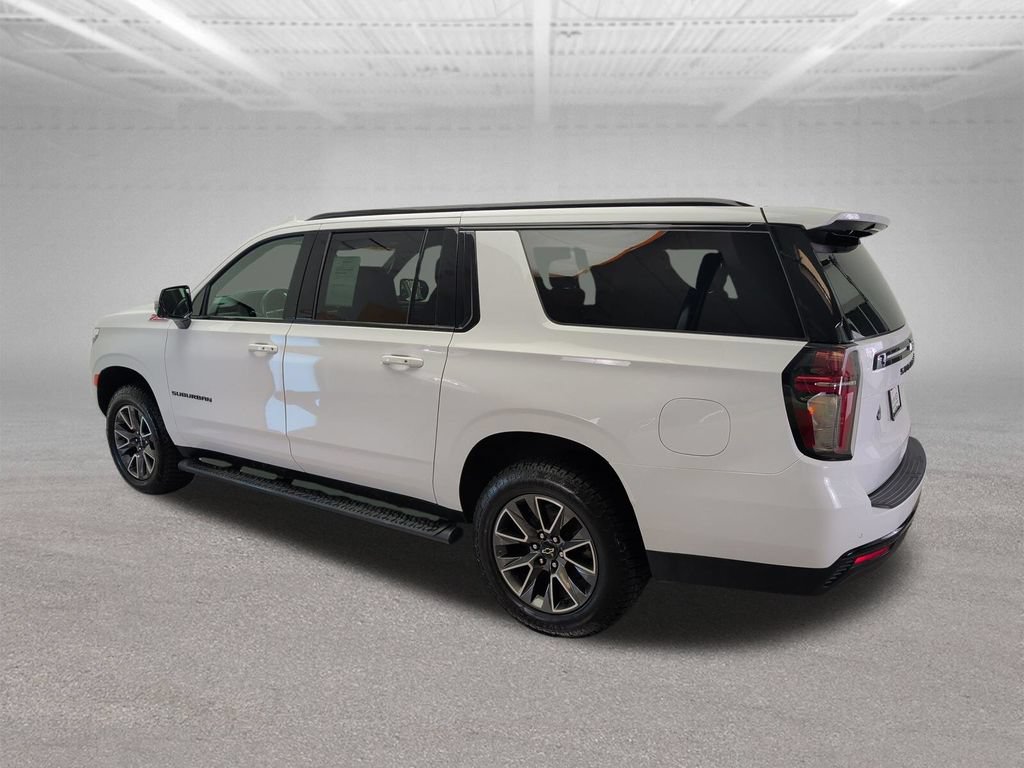 Used 2024 Chevrolet Suburban Z71 w/ Luxury Package AWD/4WD image 3
