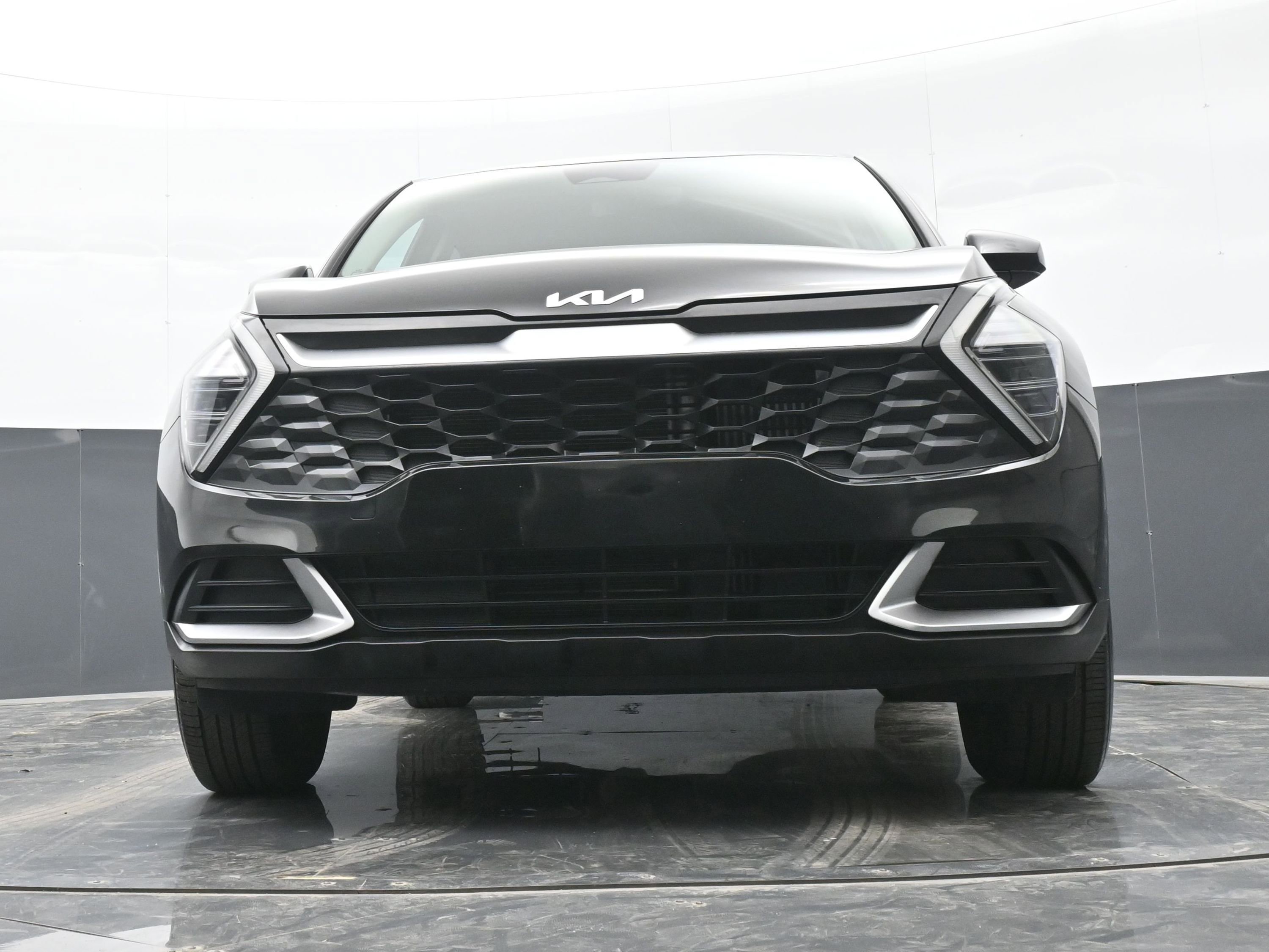 Used 2025 Kia Sportage LX image 32