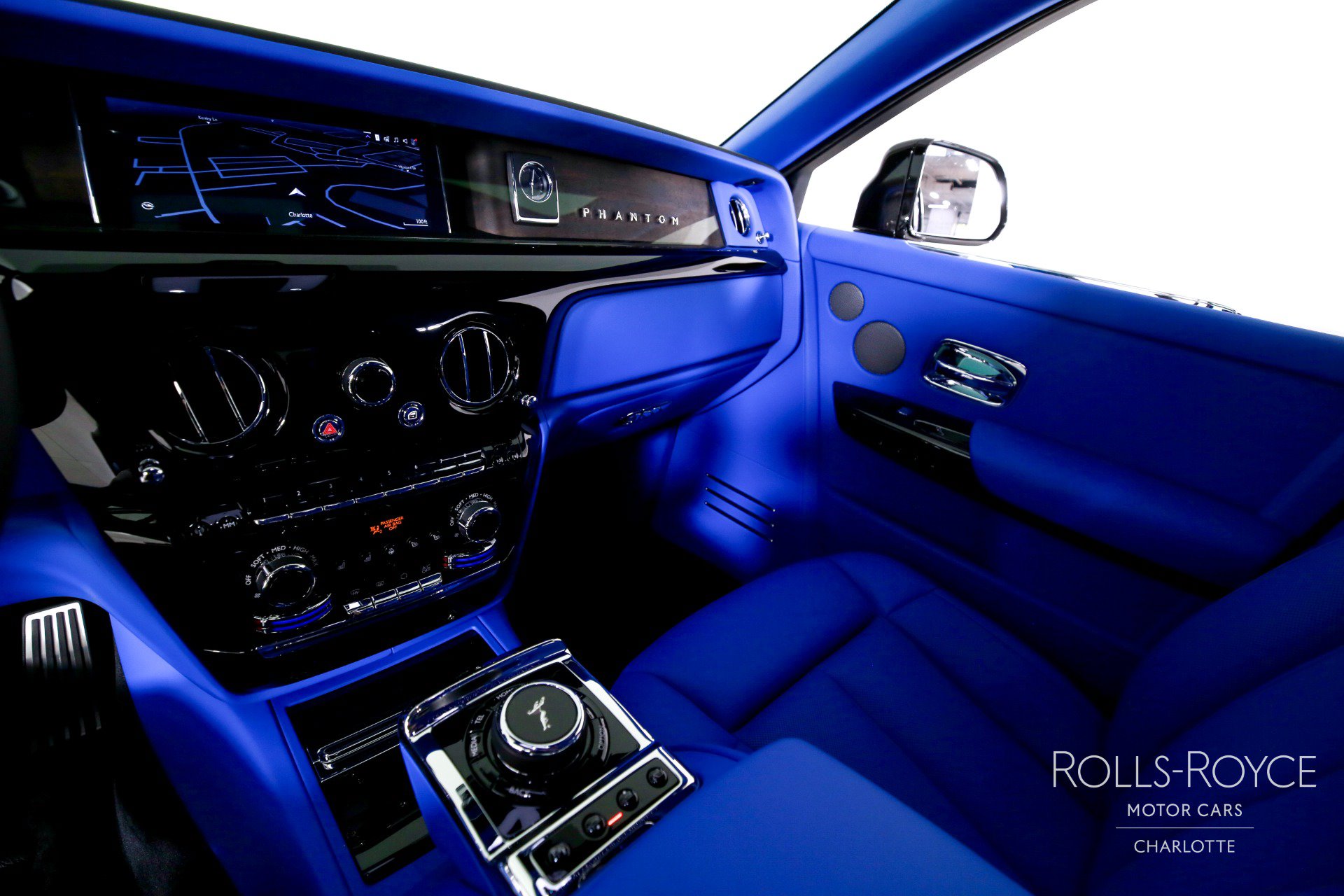 New 2027 Rolls-Royce Phantom Sedan RWD image 16