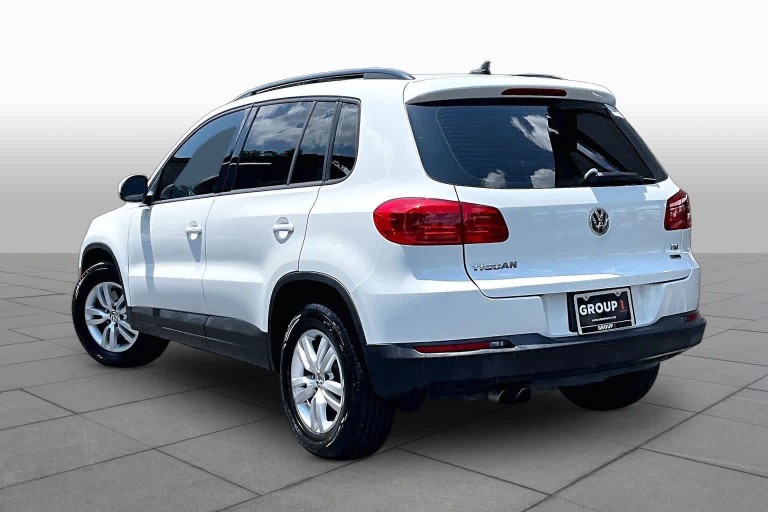 Used 2017 Volkswagen Tiguan S AWD/4WD image 12