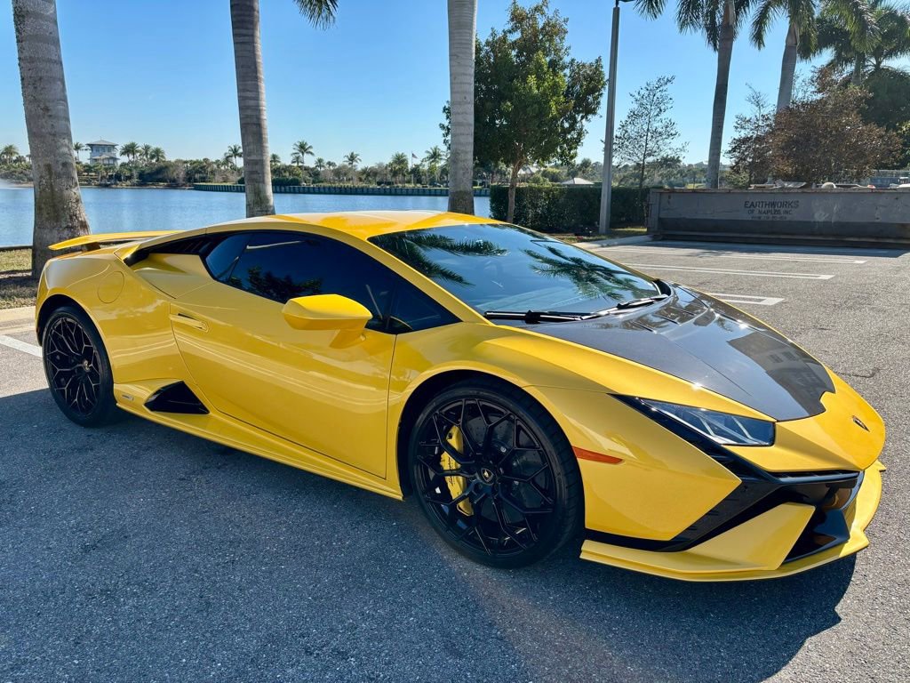 Used 2023 Lamborghini Huracan Tecnica image 3