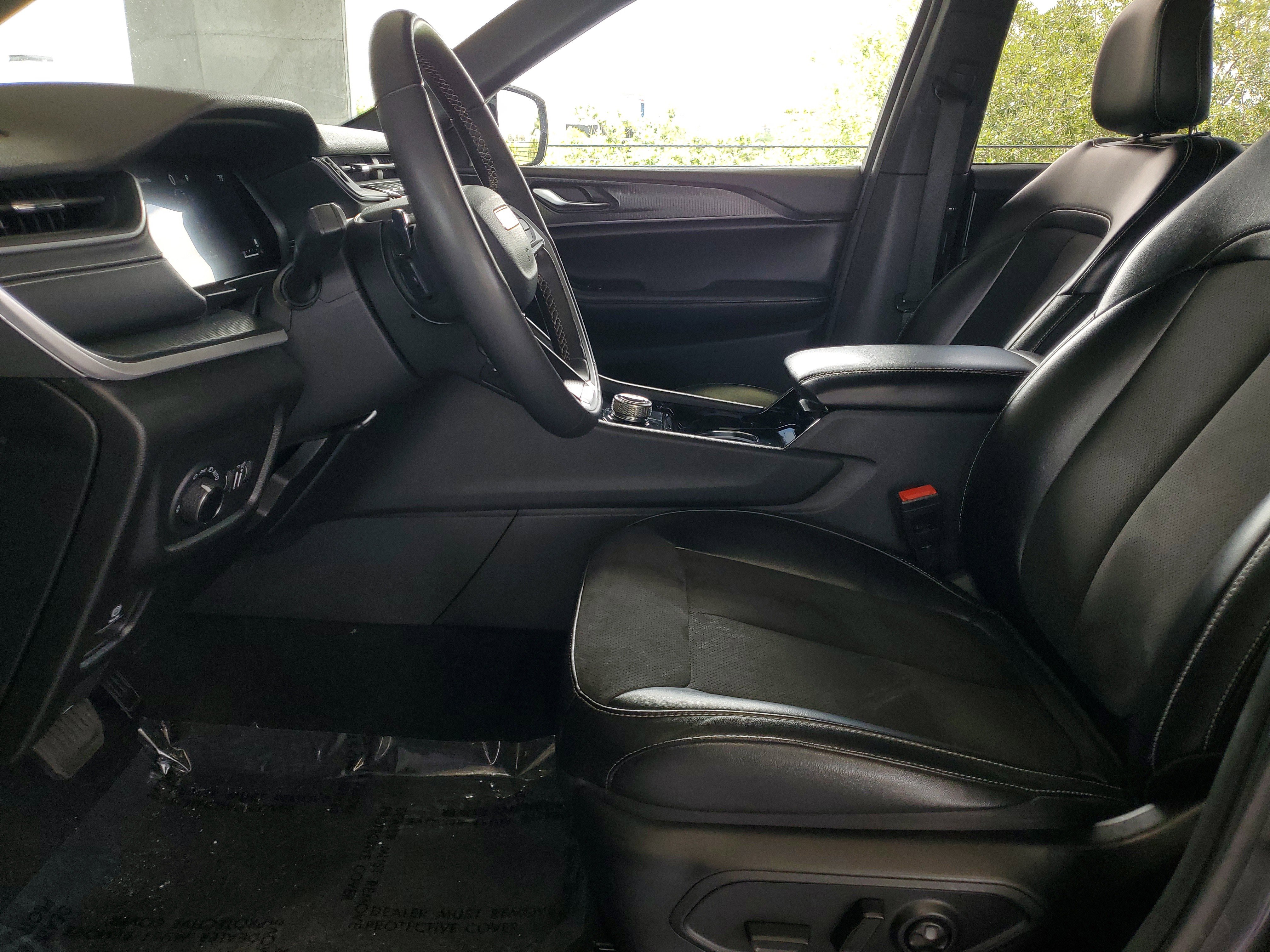 Certified 2023 Jeep Grand Cherokee L Laredo AWD/4WD image 17