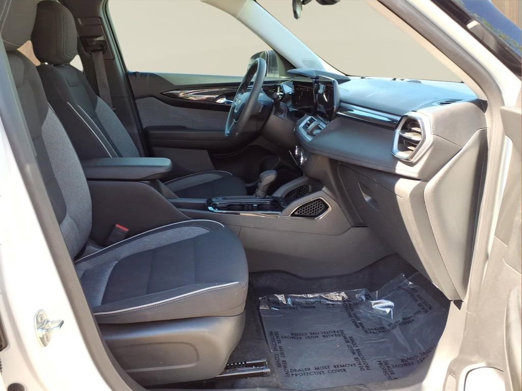 Certified 2024 Chevrolet TrailBlazer LS w/ LS Convenience Package FWD image 34