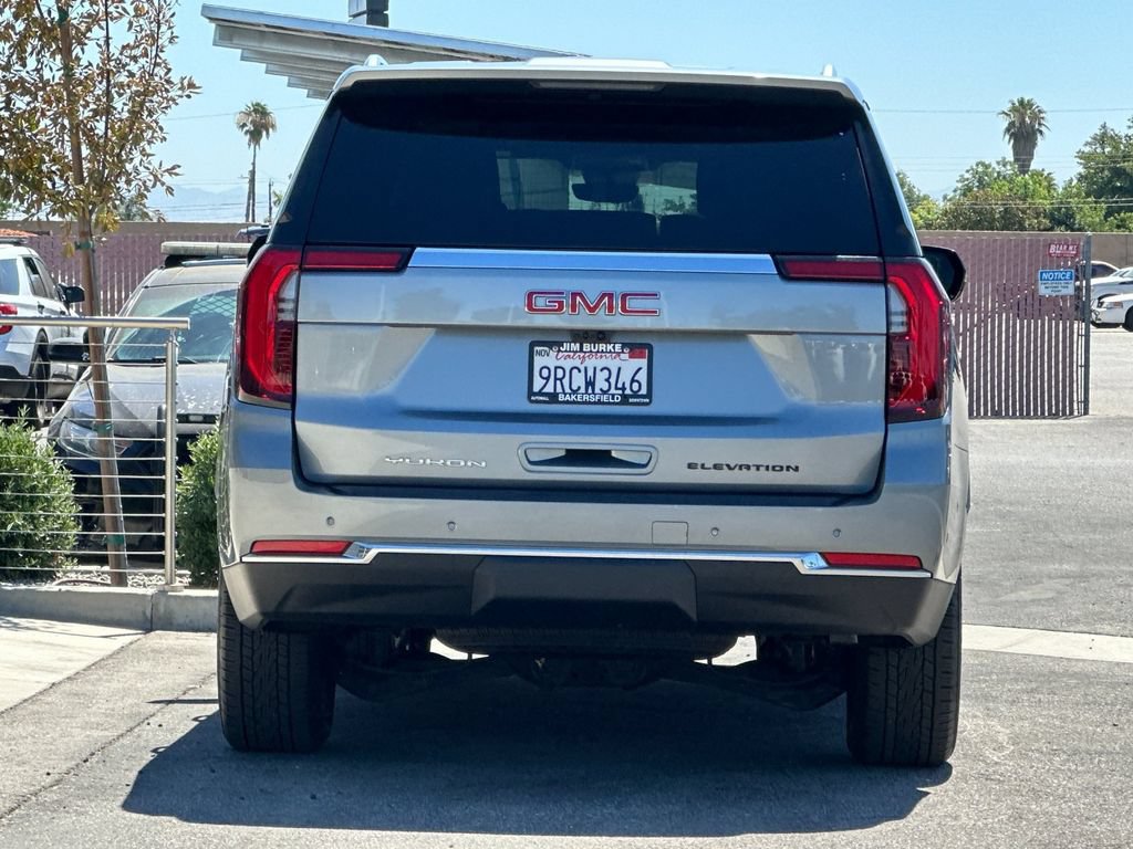 Used 2025 GMC Yukon Elevation w/ Elevation Premium Package AWD/4WD image 4