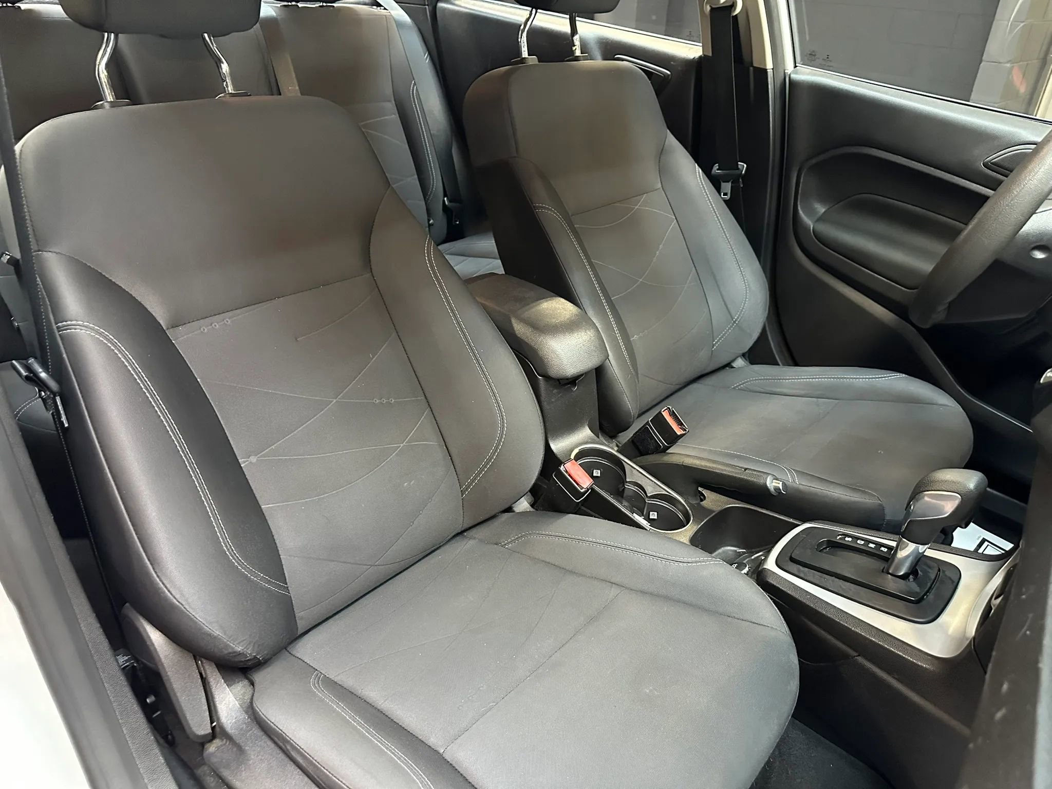 Used 2017 Ford Fiesta SE image 31