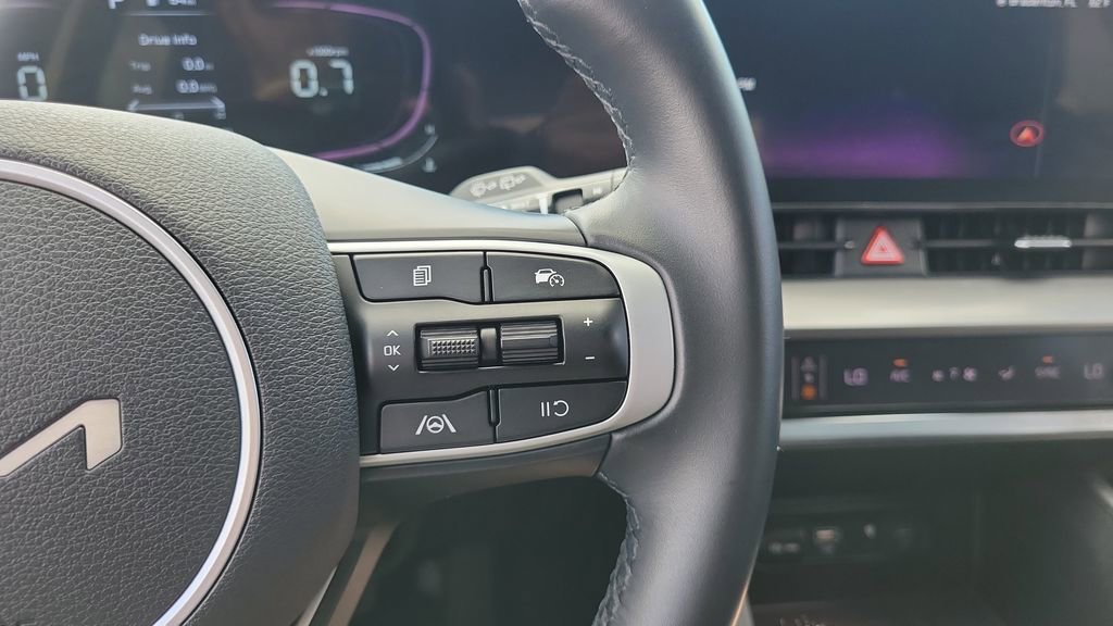 Used 2023 Kia Sportage EX image 25