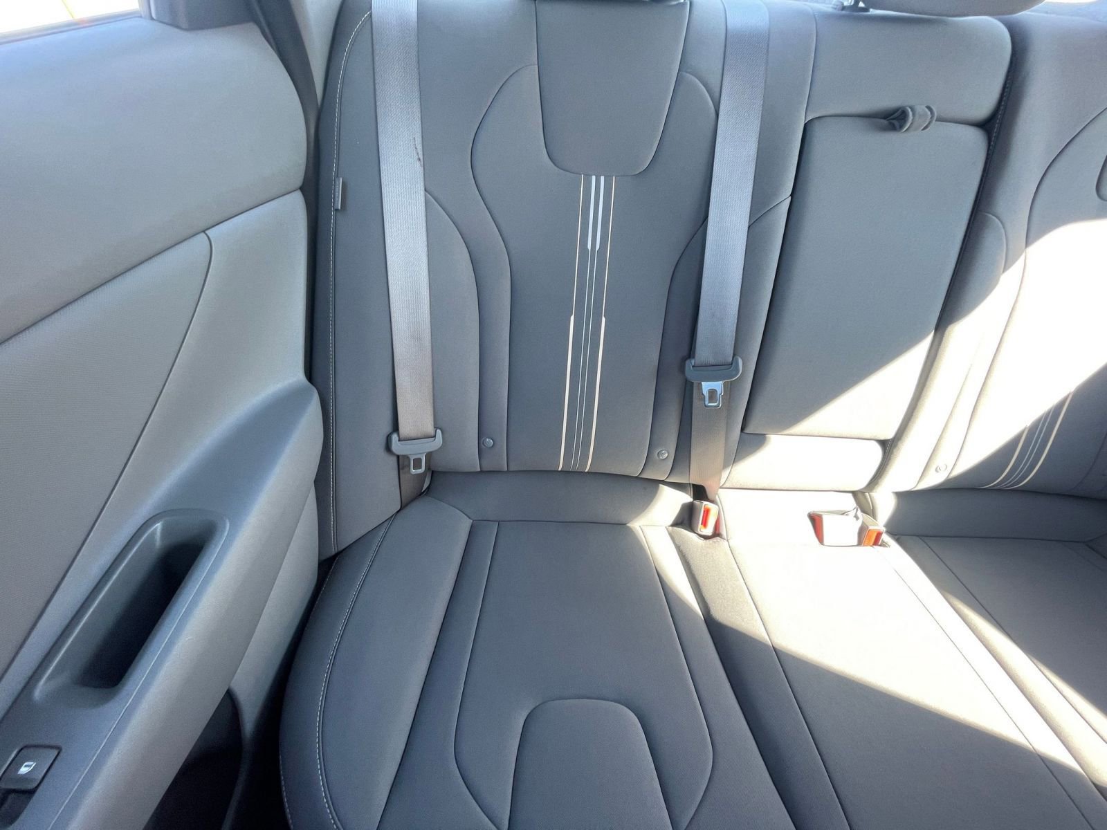 Used 2025 Hyundai Elantra SEL image 40