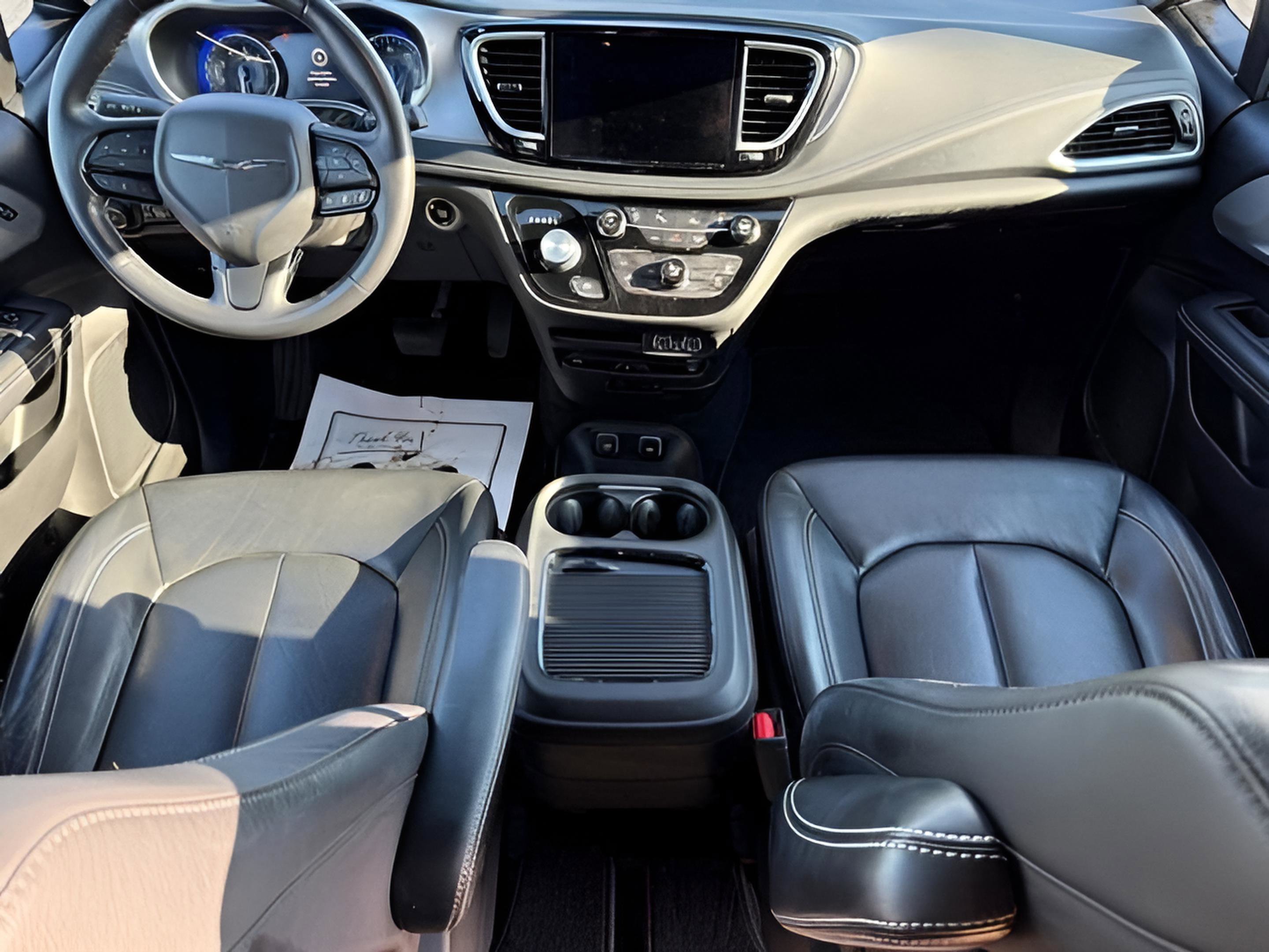 Certified 2021 Chrysler Pacifica Touring-L w/ Uconnect Theater Family Group image 13