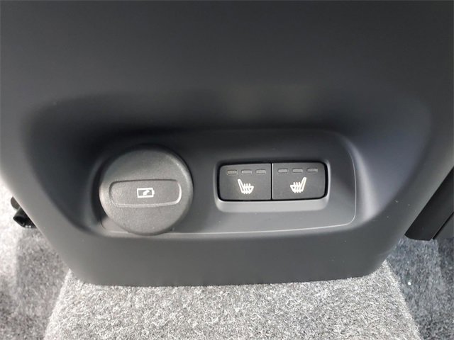 New 2026 Volvo XC40 B5 Core w/ Protection Package Premier image 31