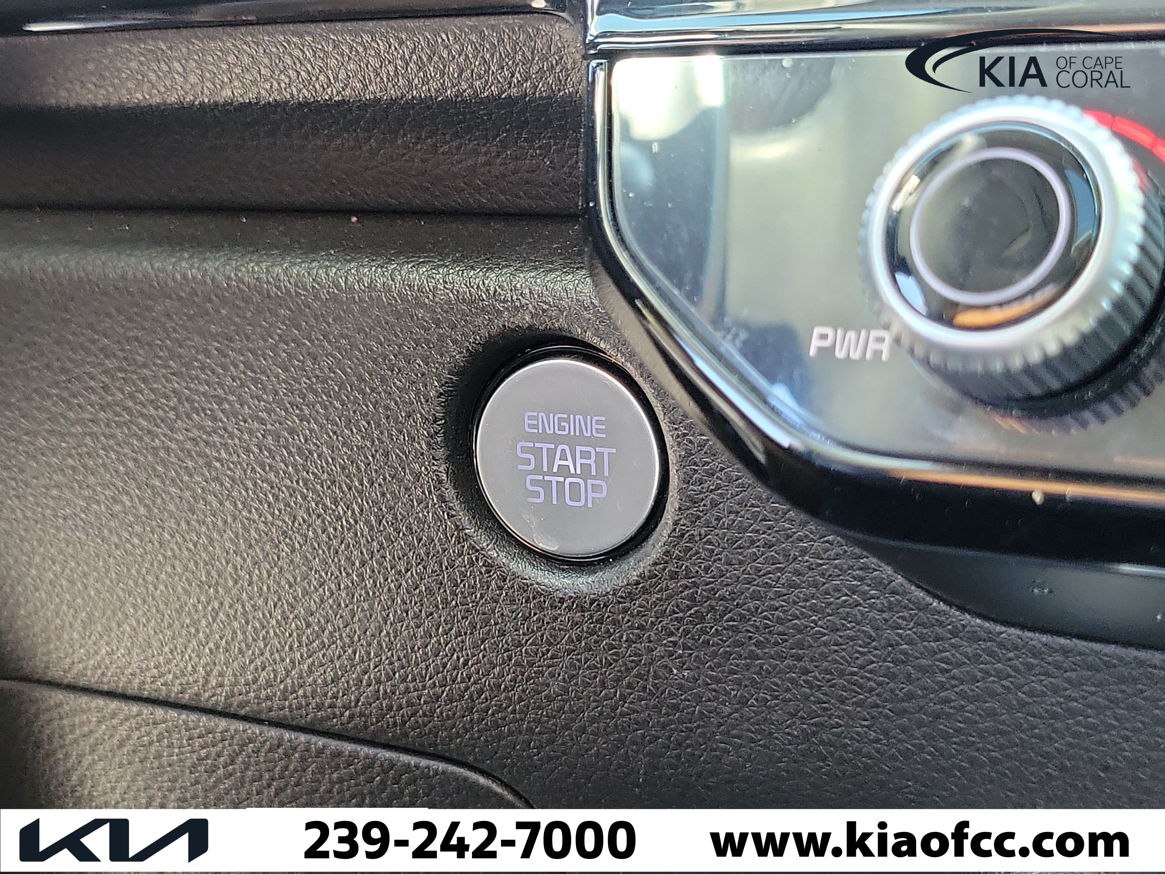 Certified 2025 Kia Carnival SX Prestige FWD image 30