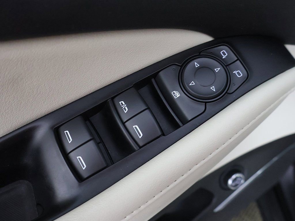 Used 2023 Buick Enclave Essence image 37