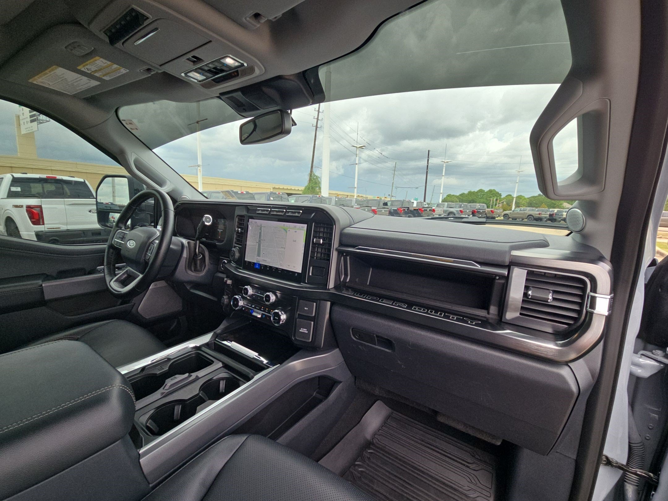 Used 2024 Ford F250 Lariat w/ Lariat Ultimate Package AWD/4WD image 32