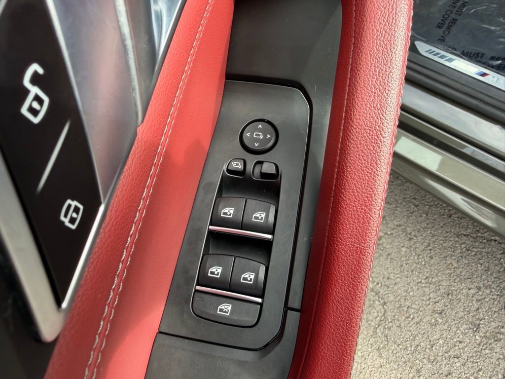 Used 2022 BMW X6 M50i w/ Executive Package image 14