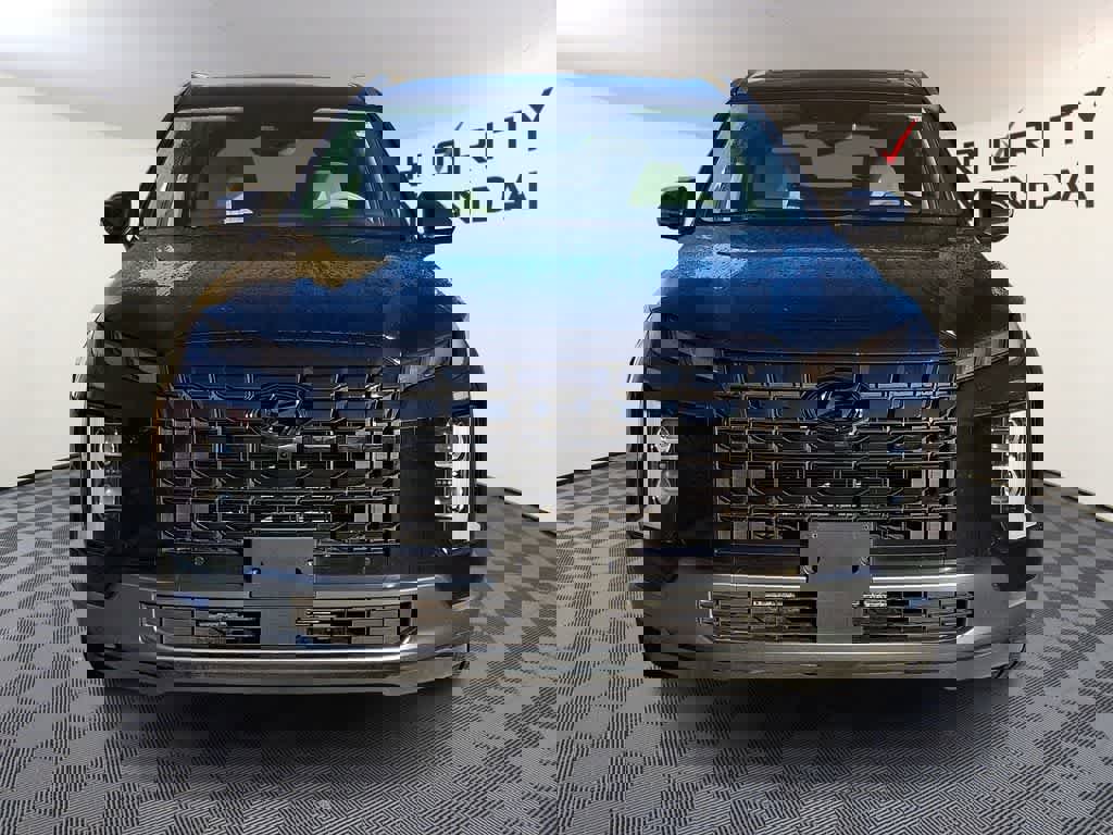 Used 2024 Hyundai Palisade Limited image 2