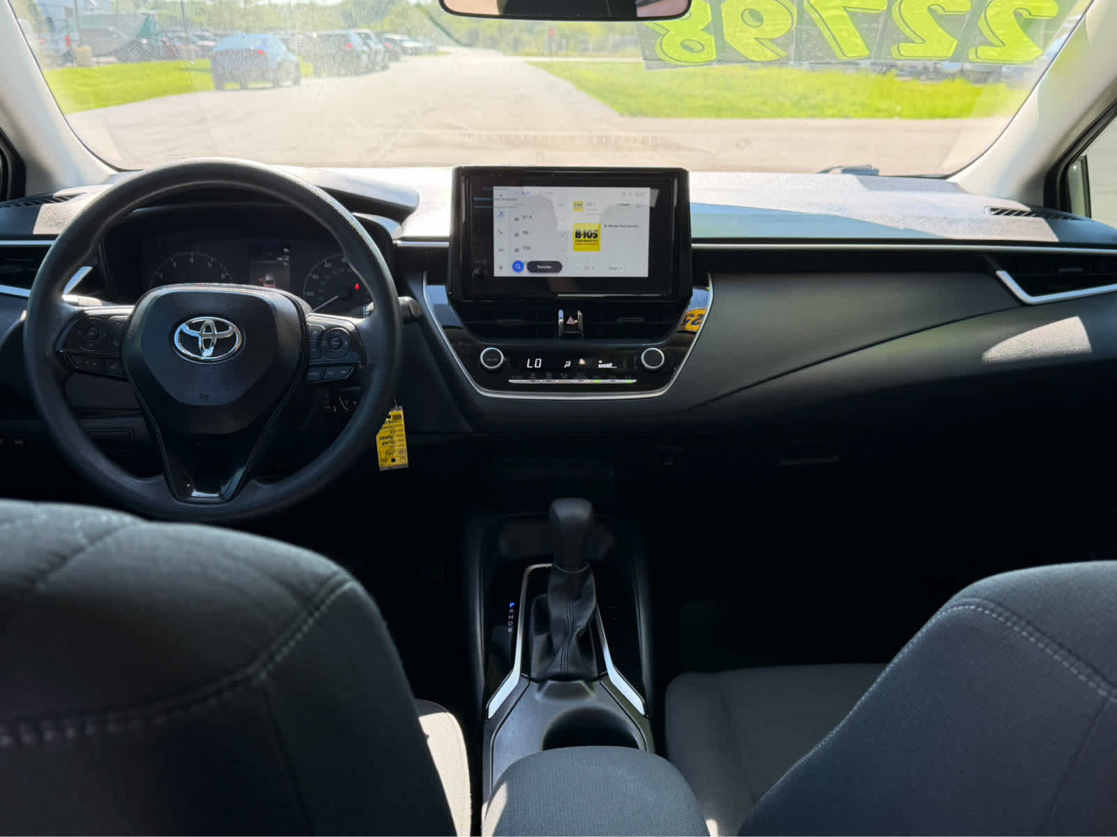 Used 2025 Toyota Corolla LE FWD image 17
