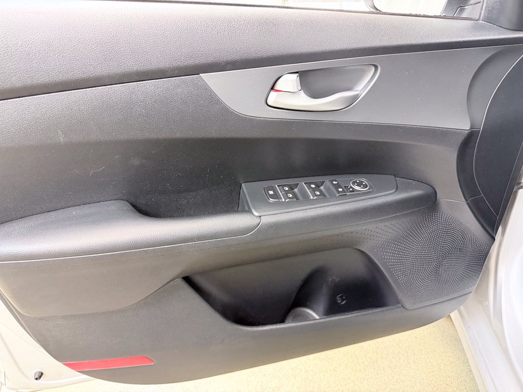 Used 2019 Kia Forte LXS FWD image 8