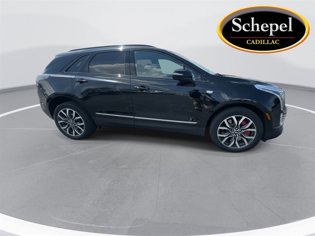Certified 2023 Cadillac XT5 Sportv w/ LPO, Floor Liner Package AWD/4WD image 9