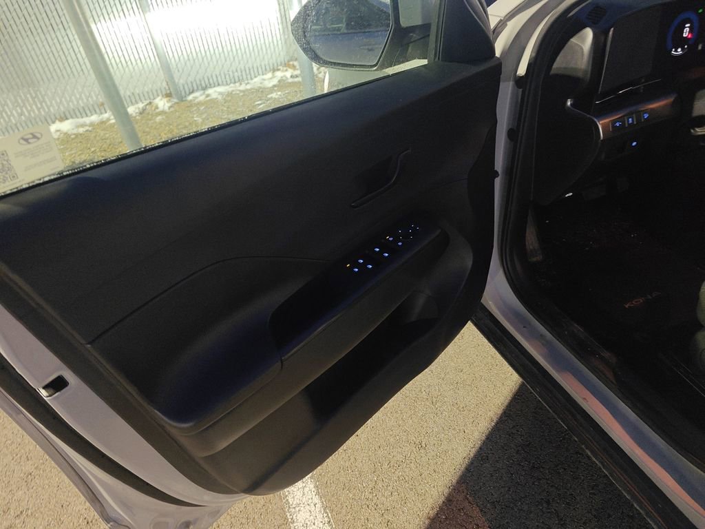 Used 2024 Hyundai Kona SEL image 5