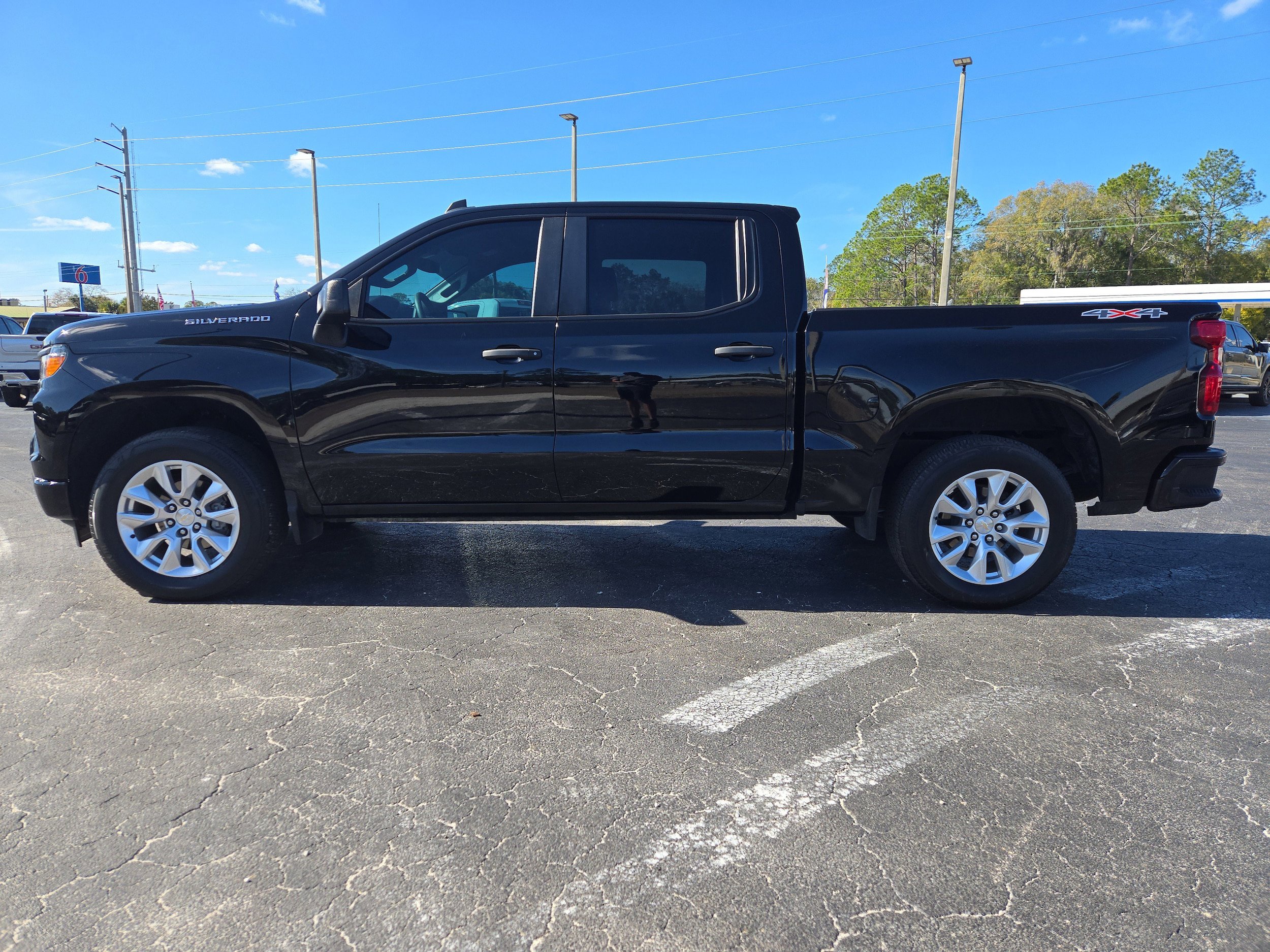 Used 2024 Chevrolet Silverado 1500 Custom image 7