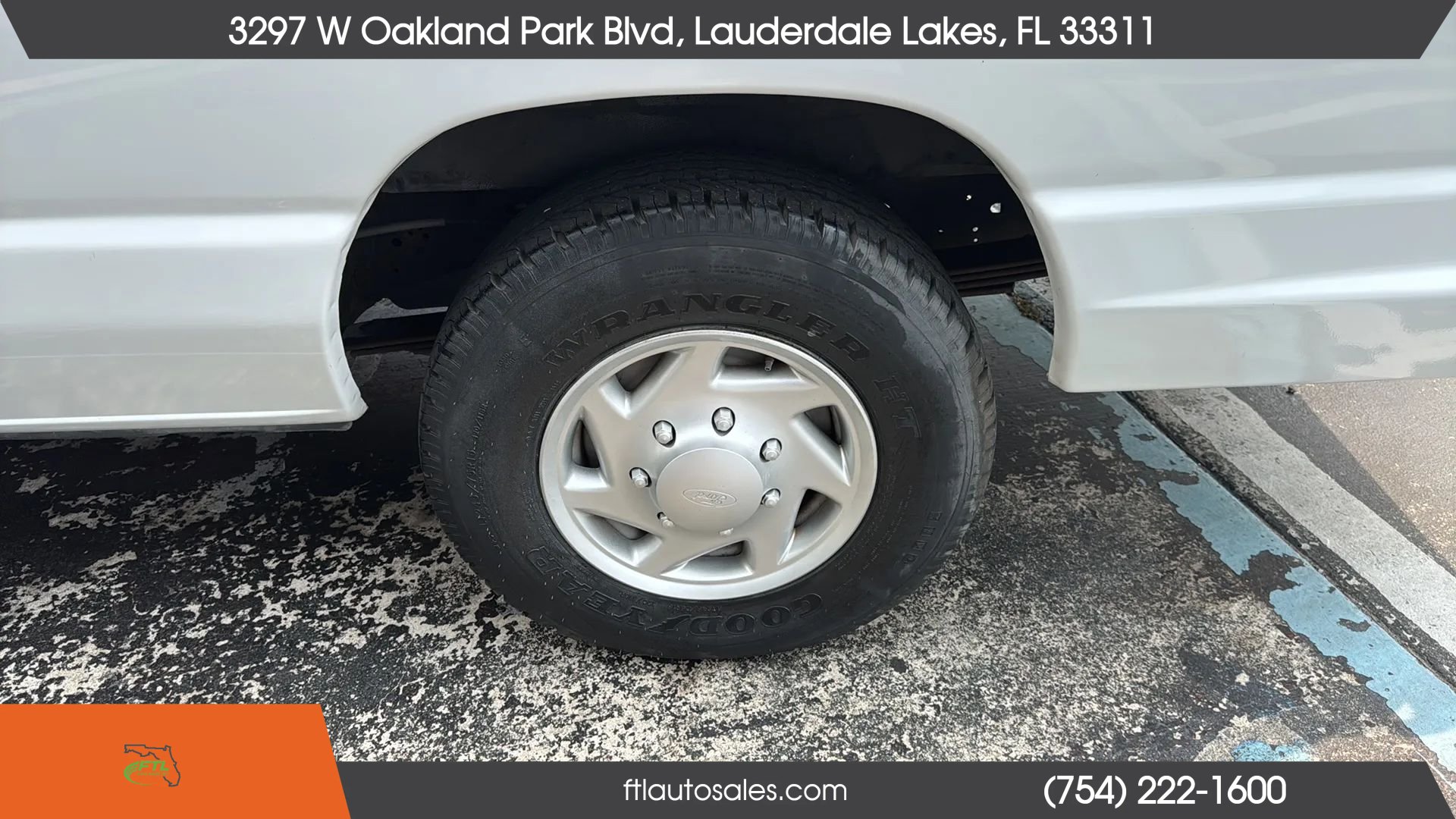 Used 2013 Ford E-250 and Econoline 250 Extended w/ PWR Group RWD image 28