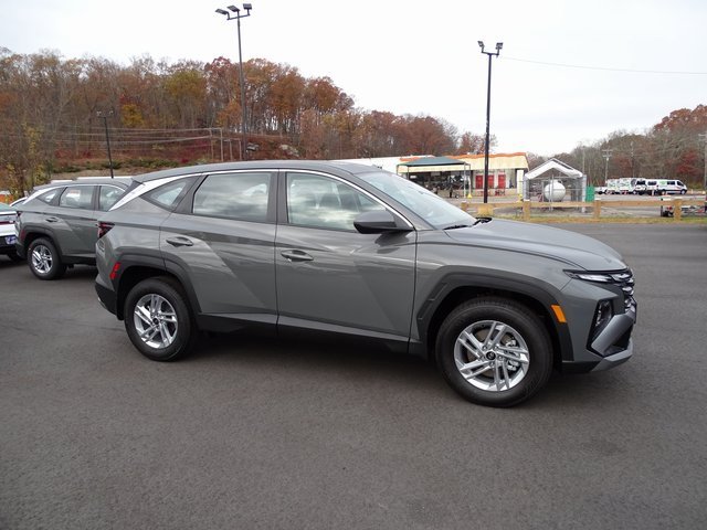 New 2026 Hyundai Tucson SE image 4