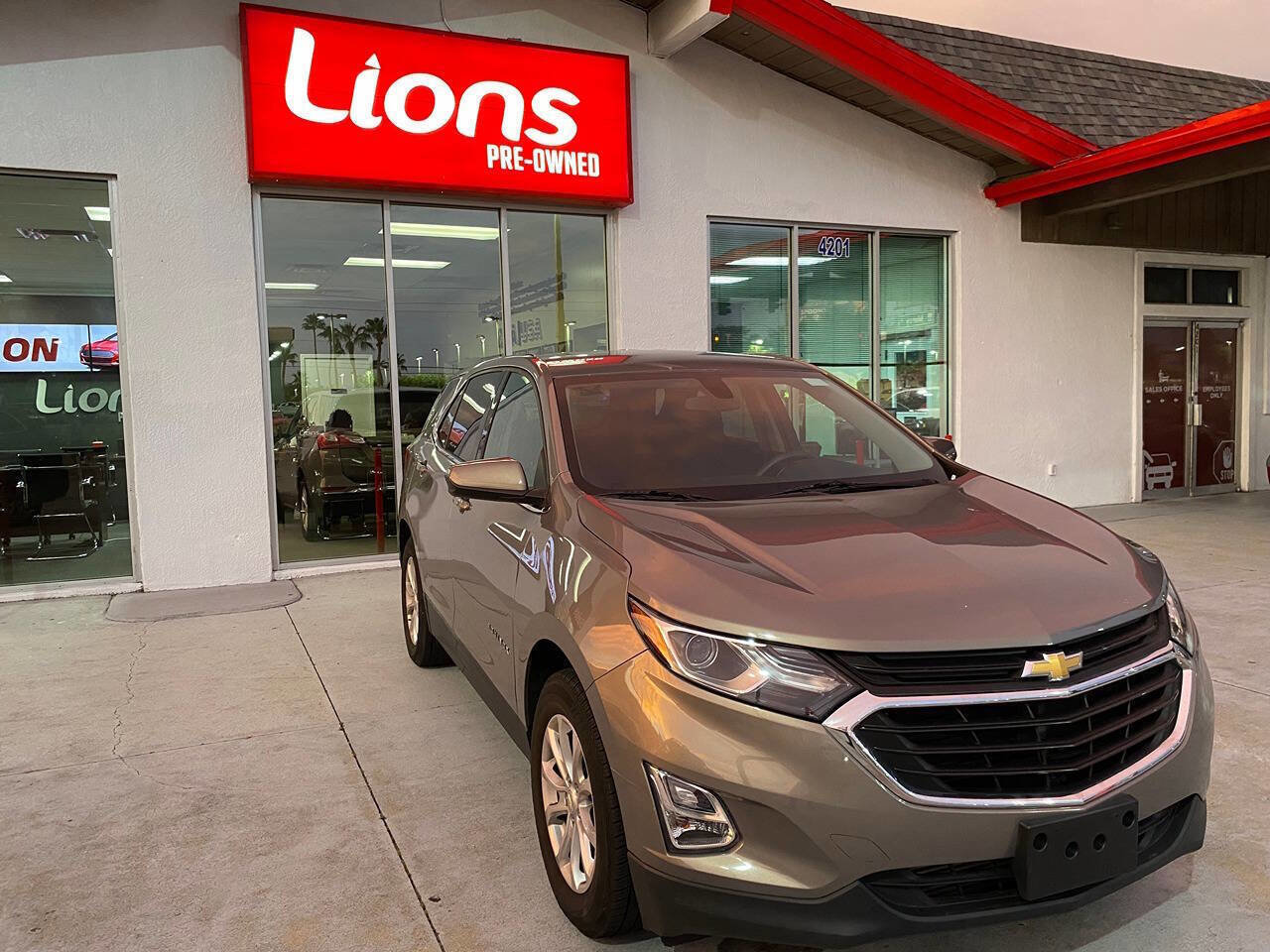 Used 2018 Chevrolet Equinox LT image 6
