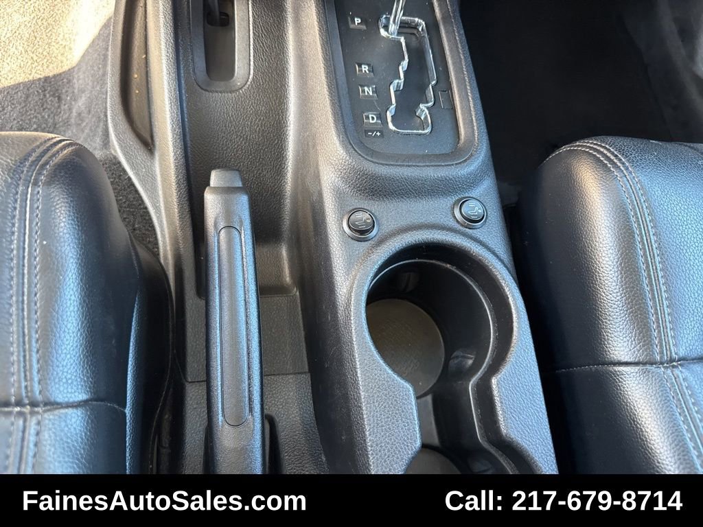 Used 2012 Jeep Wrangler Sahara w/ Dual Top Group image 65