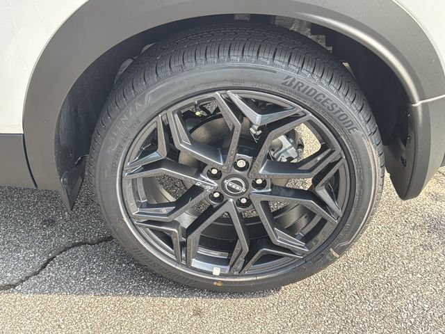 New 2026 Nissan Kicks SR w/ SR Premium Package FWD image 21