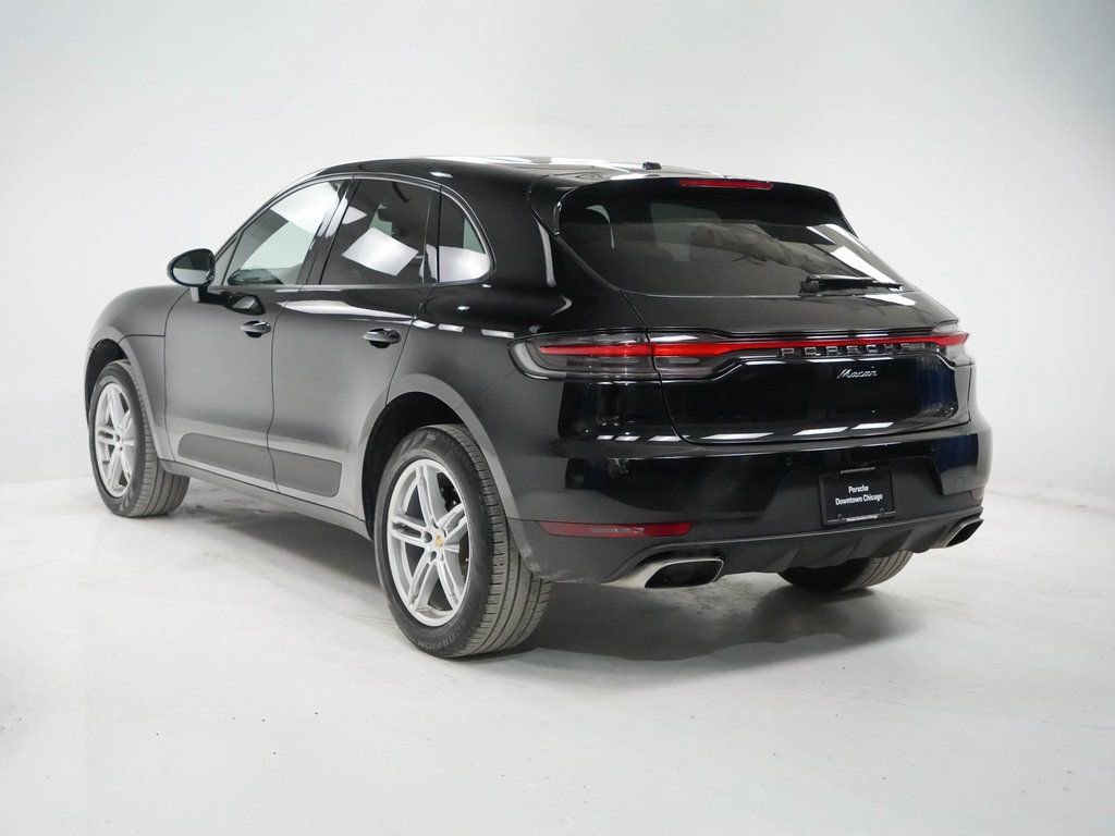 Certified 2021 Porsche Macan image 3