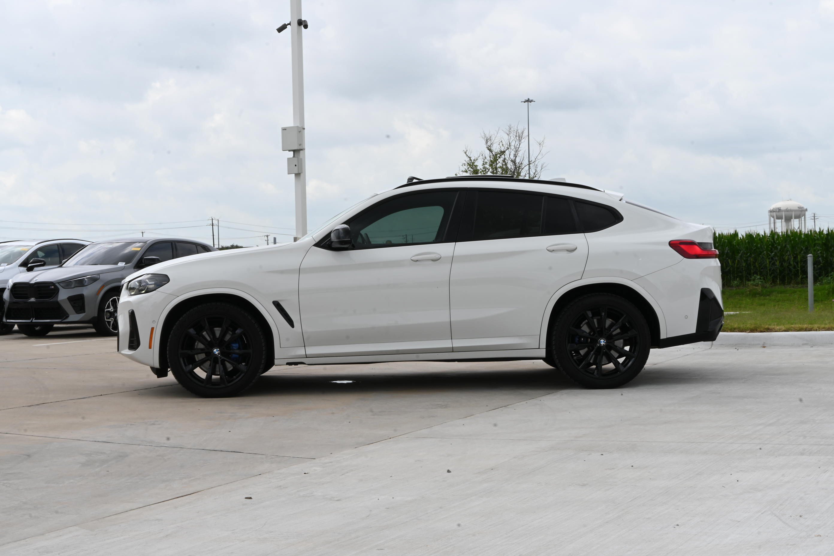 Used 2022 BMW X4 M40i w/ Premium Package AWD/4WD image 6