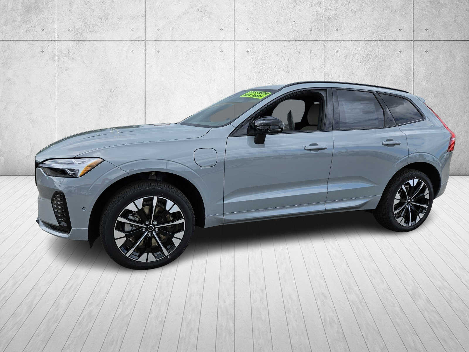 New 2026 Volvo XC60 T8 Plus w/ Protection Package Premier AWD/4WD image 3