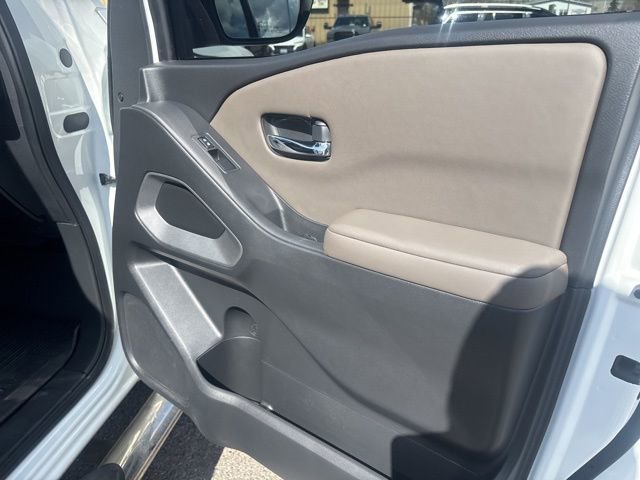 Used 2022 Nissan Frontier SV image 10