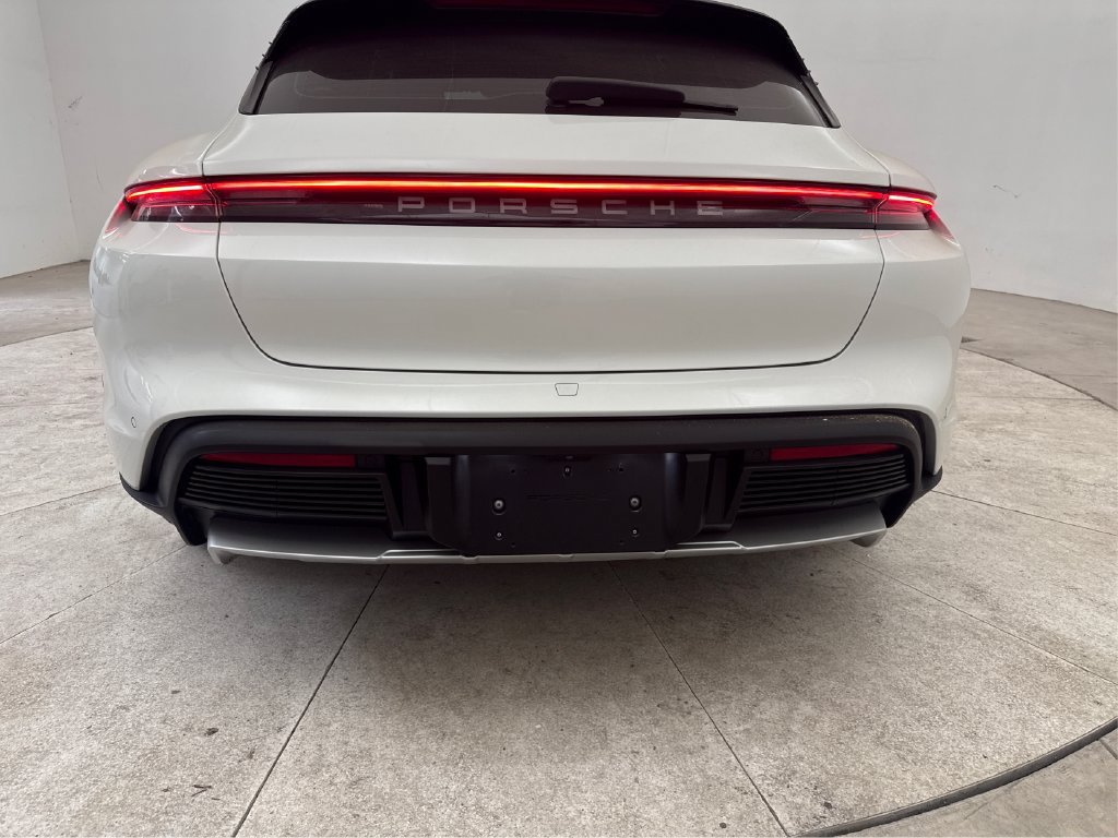 Used 2022 Porsche Taycan 4 Cross Turismo AWD/4WD image 27