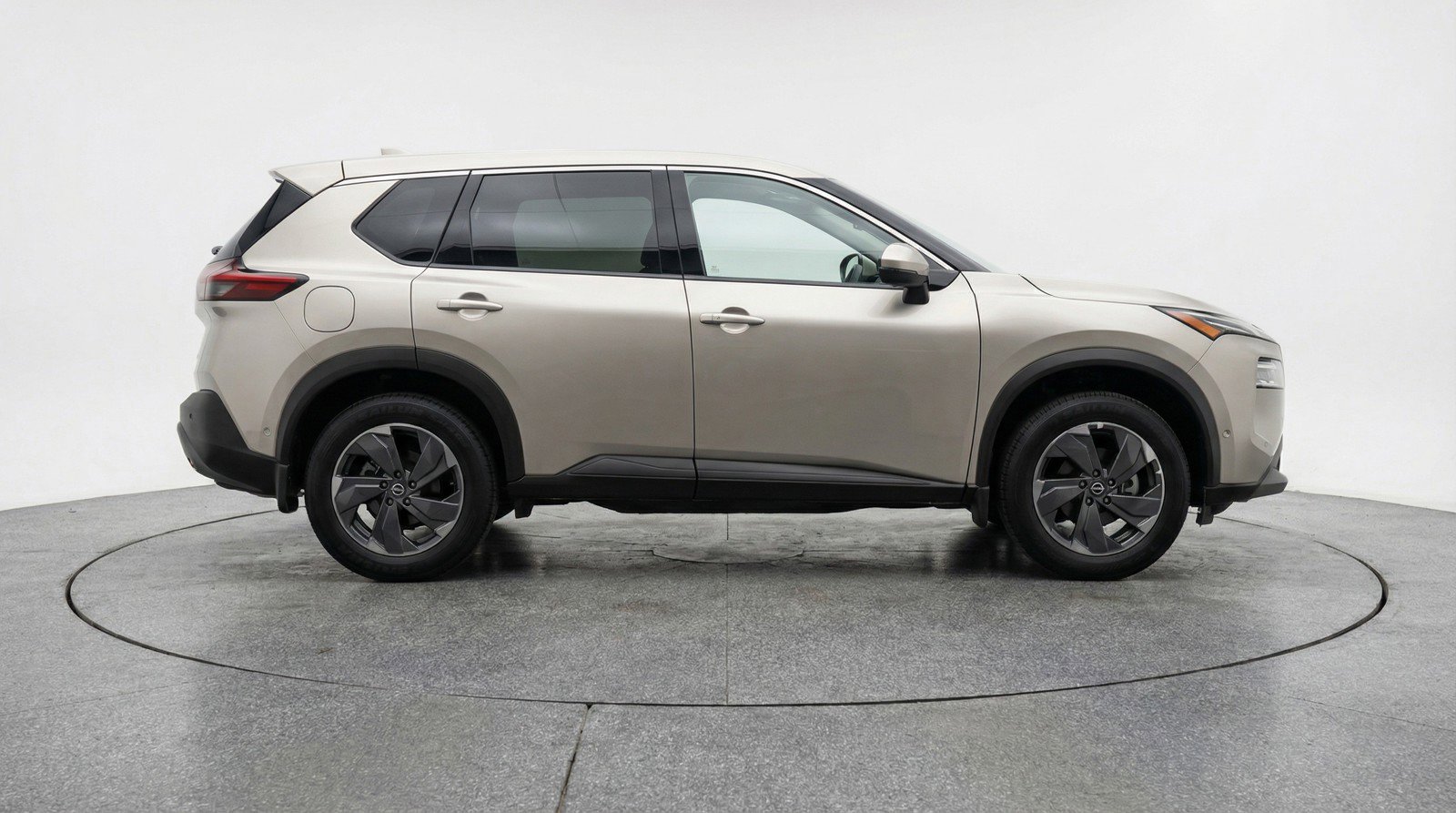 Used 2025 Nissan Rogue SV image 11