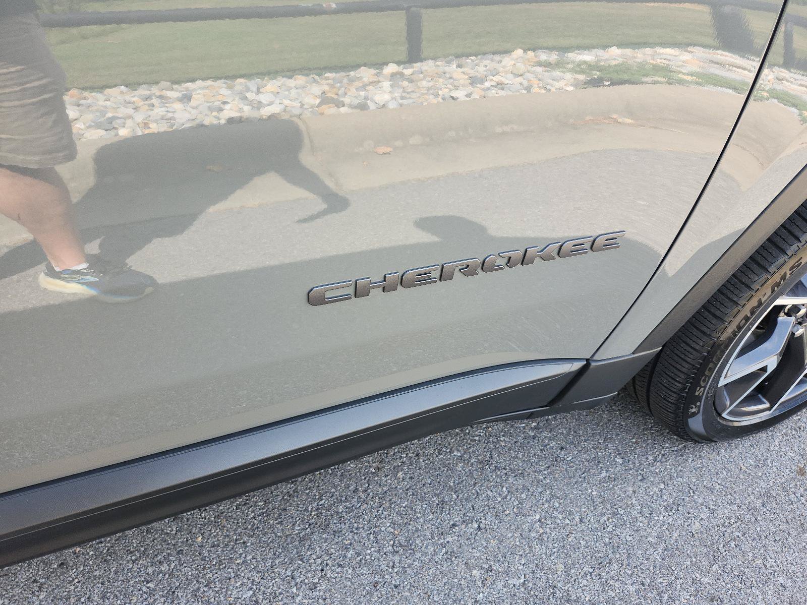 Used 2026 Jeep Cherokee Overland w/ Trailer Tow Group AWD/4WD image 7