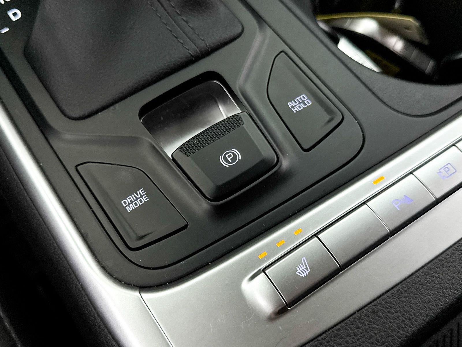 Used 2026 Kia Carnival FWD image 9