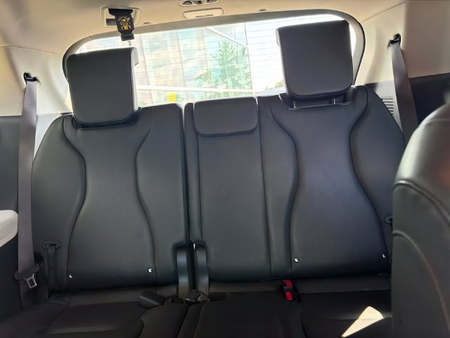 Certified 2024 Kia Carnival LX FWD image 18