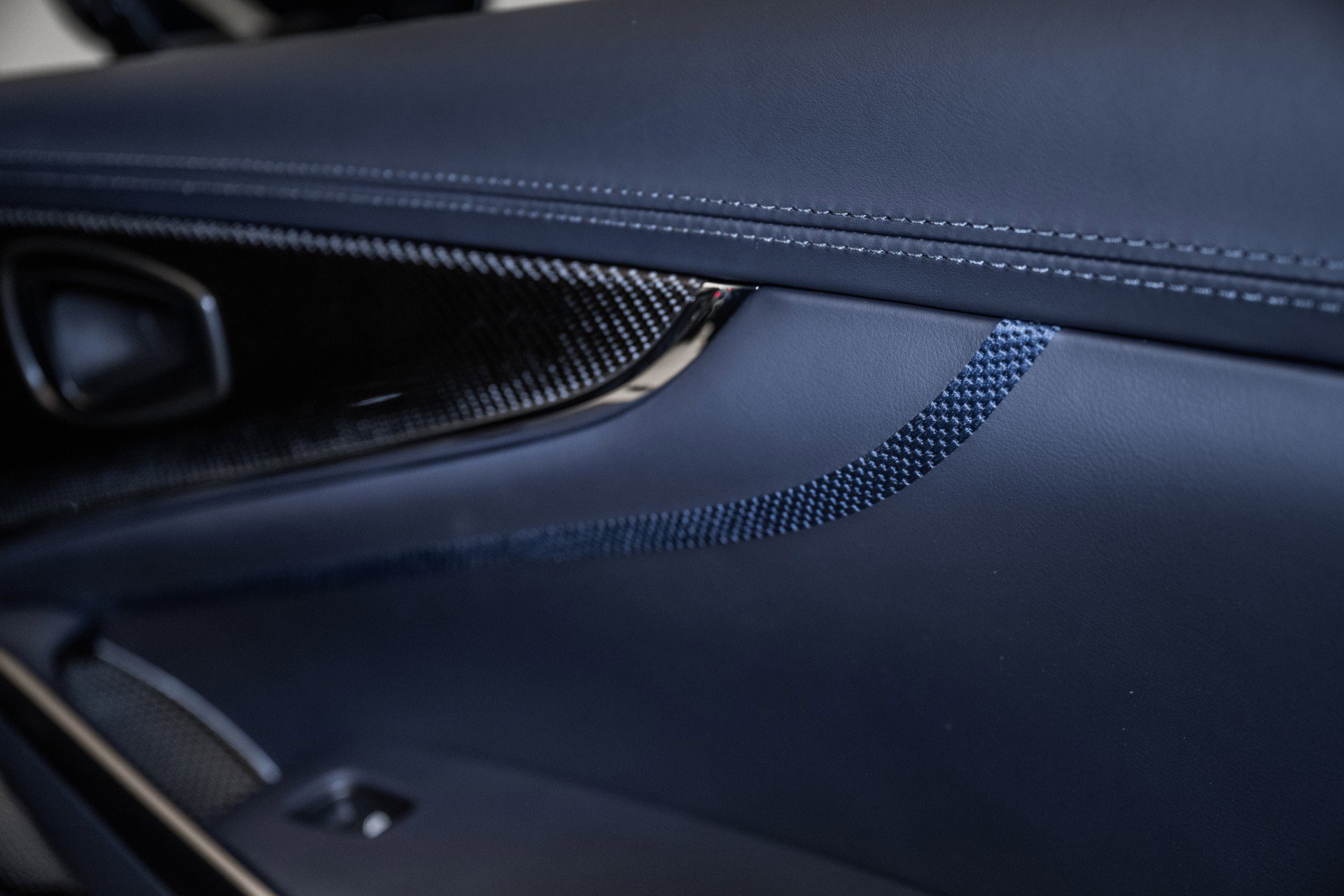 Used 2025 Aston Martin DBX 707 image 45